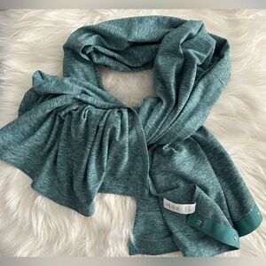 Lululemon Athletica Vinyasa Teal Knit Scarf/Wrap